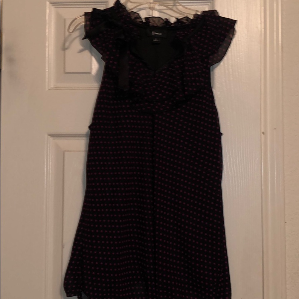 B. Wear pinkish polka dot sleeveless top